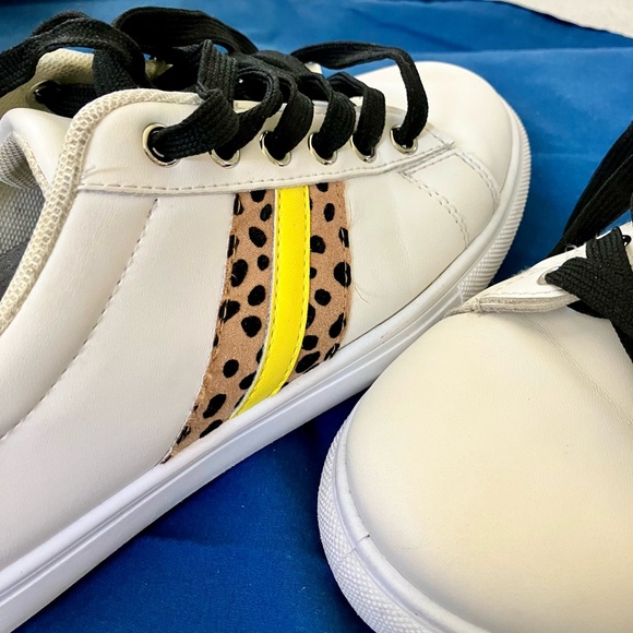 Women’s very cool size 8 sneakers with extra laces - Picture 7 of 16